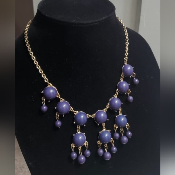 Jewelry - Purple Goldtone Bubble Statement Necklace. 🌴
